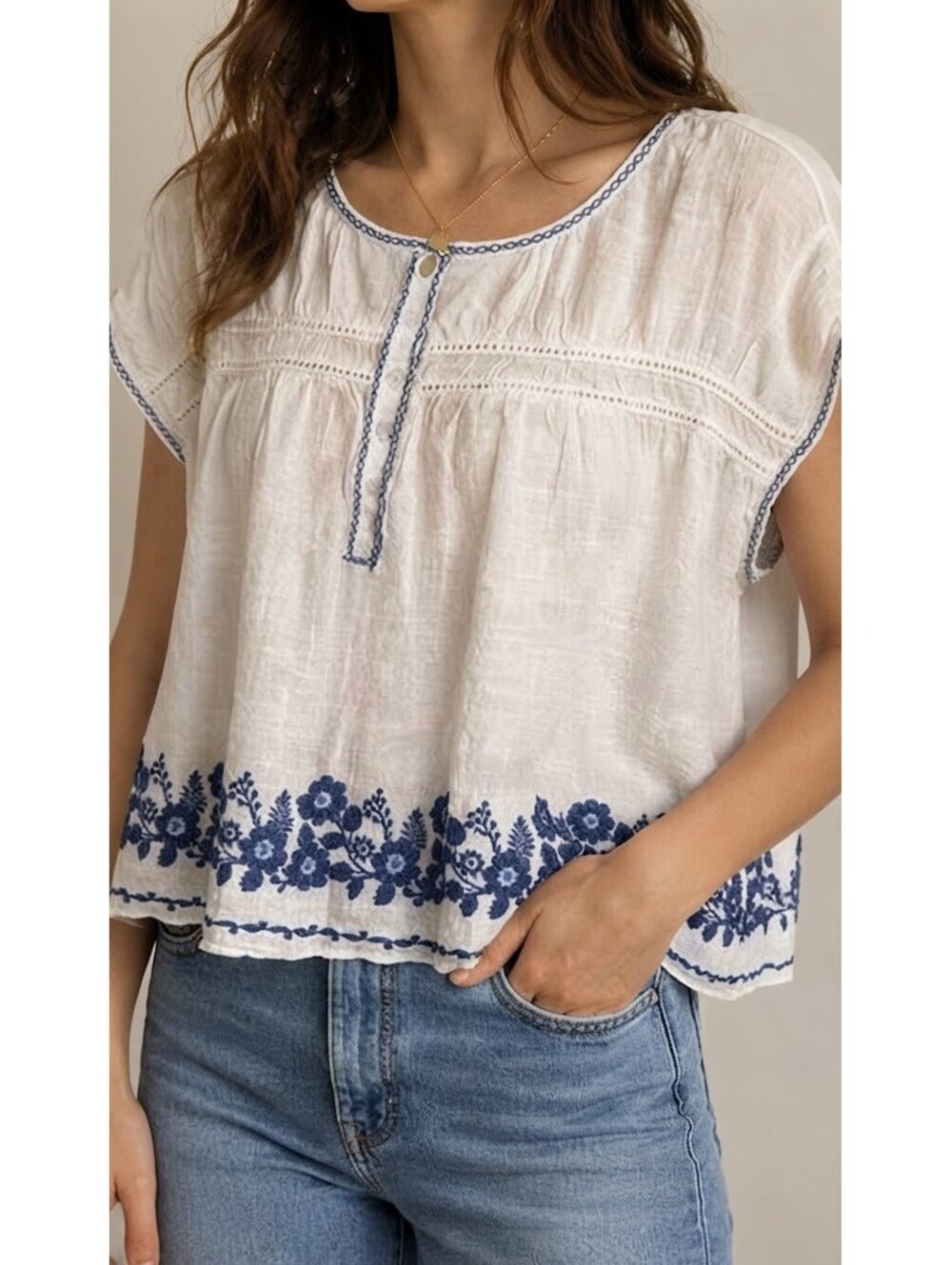 Max Studio Boho Floral Embroidered Gauze Notch Neck Cap Sleeve Top Medium